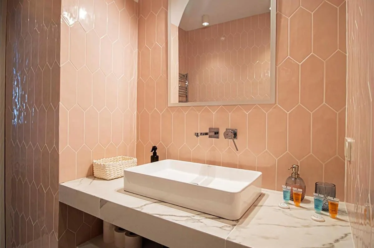 Chic 1Br Sololaki Center Retreat - By Wehost Διαμέρισμα Τυφλίδα
