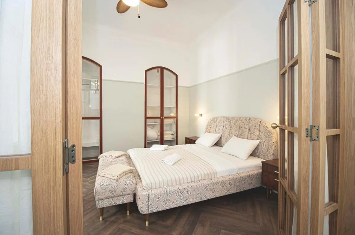 Chic 1Br Sololaki Center Retreat - By Wehost Διαμέρισμα Τυφλίδα