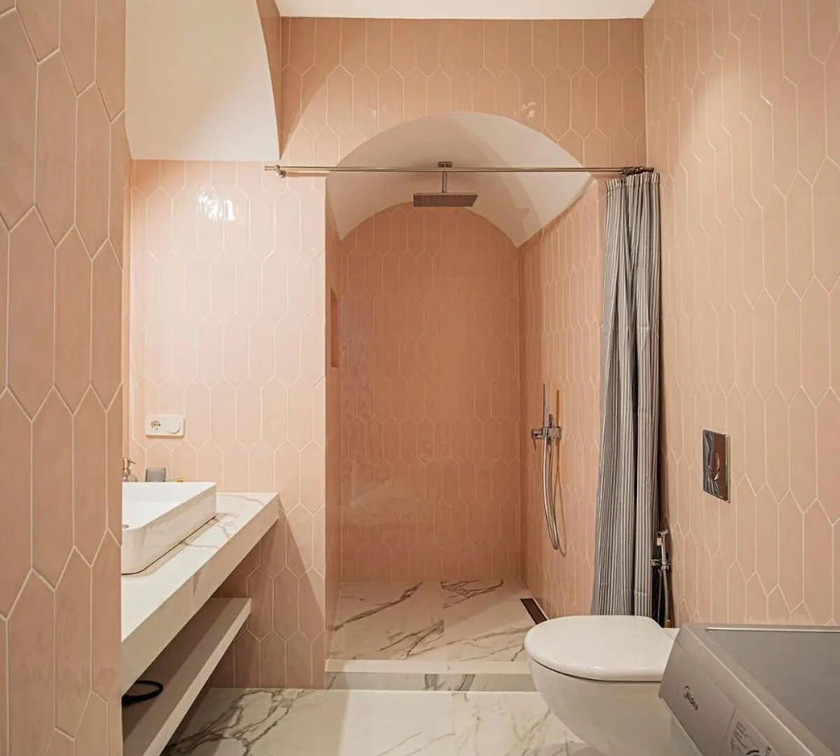 Chic 1Br Sololaki Center Retreat - By Wehost Διαμέρισμα Τυφλίδα Γεωργία