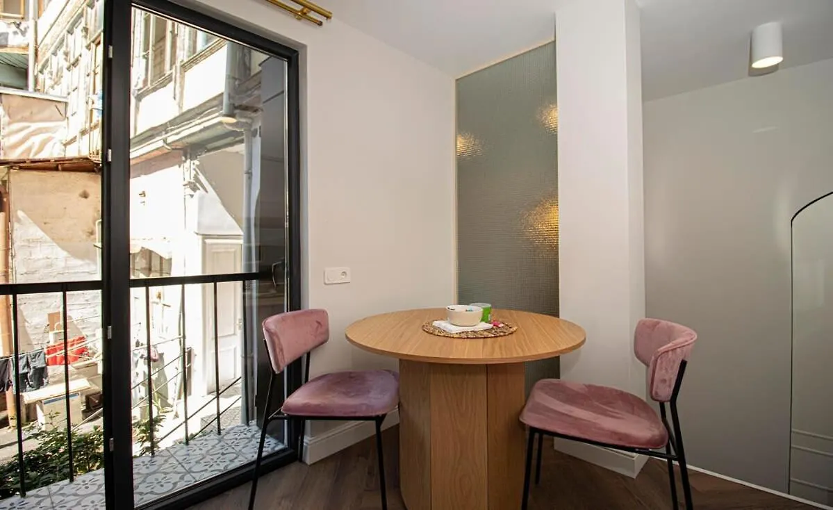 Chic 1Br Sololaki Center Retreat - By Wehost Διαμέρισμα Τυφλίδα 0*,
