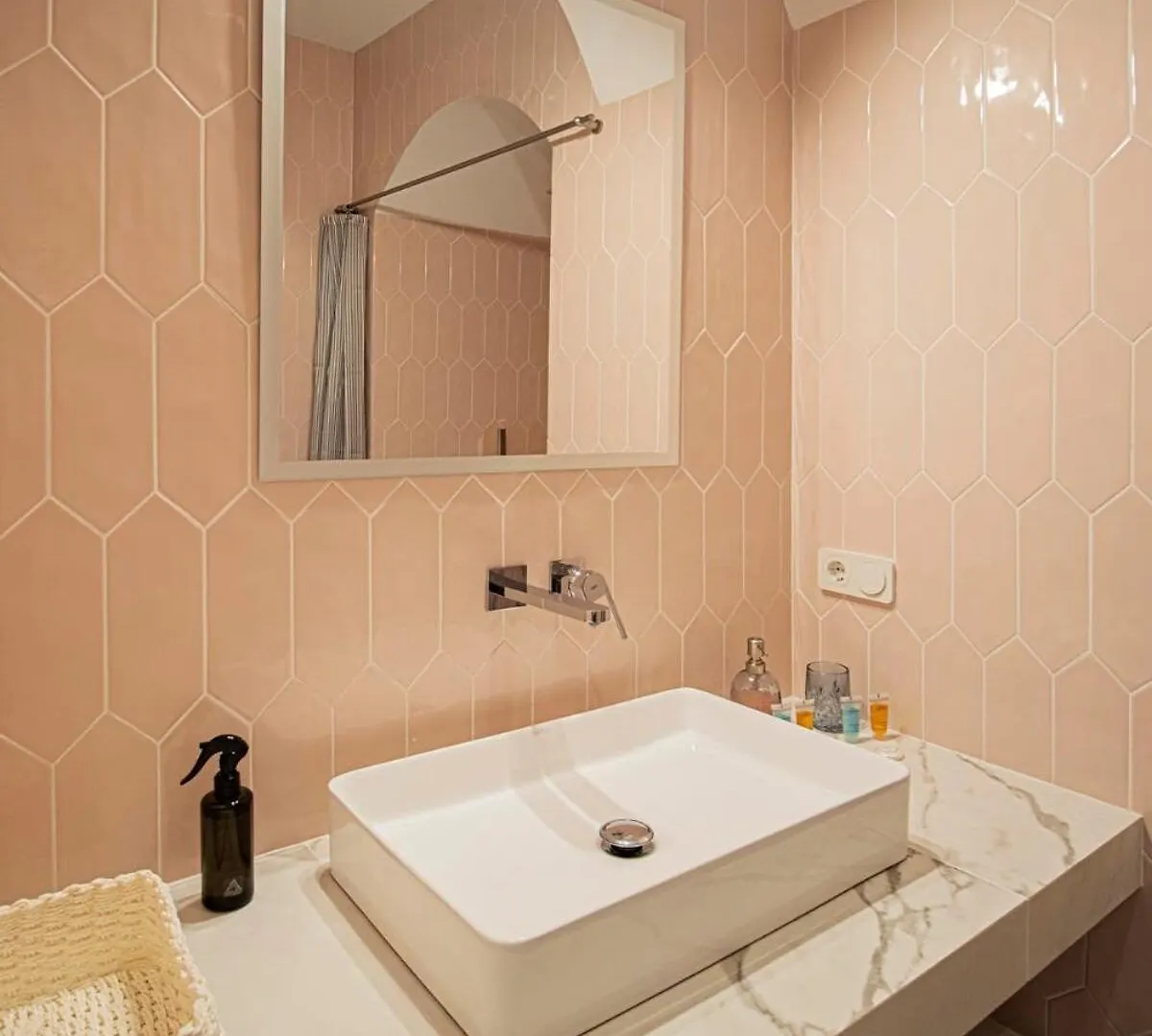 Chic 1Br Sololaki Center Retreat - By Wehost Διαμέρισμα Τυφλίδα Γεωργία